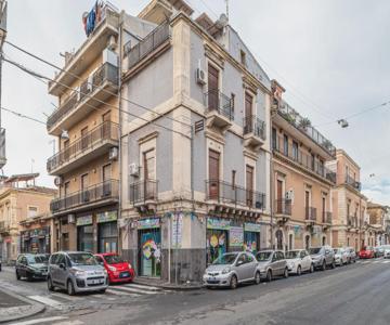 GuestHost - Catania Central and Comfy Apartment