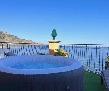 Miriam Sea Front Apartment Jacuzzi