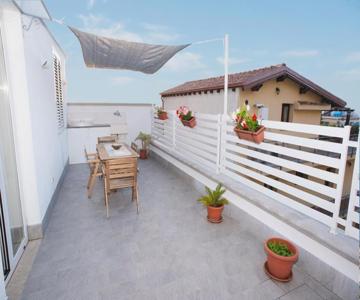 Appartamento Con Terrazza
