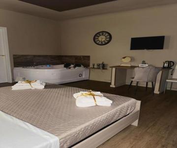 Bibi Rooms And Suite