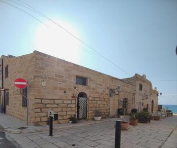 La Casa Nella Roccia