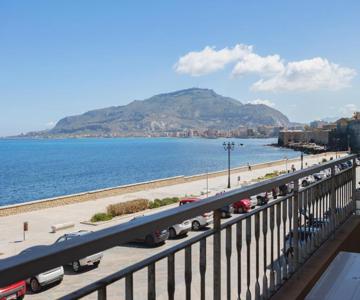 Sirene Seaview Apartment With Balcony