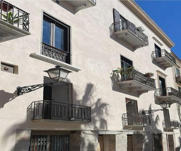 Lucatelli Square 1
