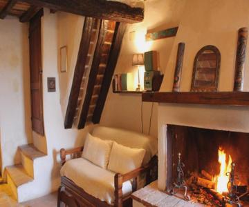 Petite Maison, Nel Borgo Di Cetona