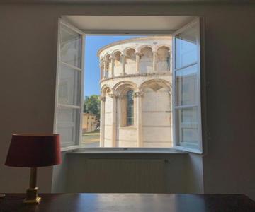 La Cattedrale Dalla Finestra