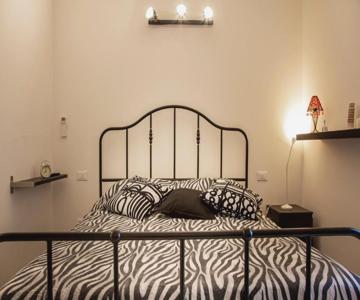 Suite Black And Wite