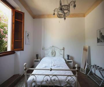 Un Passo Dalle Torri