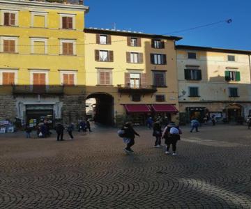 ...all'archetto Di Sant'andrea......pieno Centro