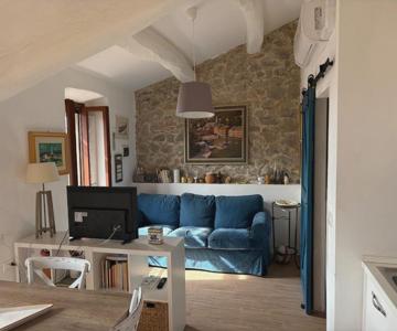 Castle Apartment With Lake View