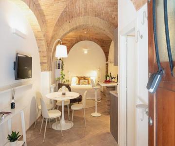 Medieval Flat With Whirlpool Bath