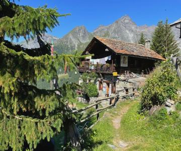Rifugio Di Guide Frachey