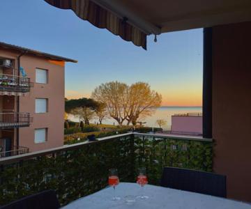 Appartamento Sul Lago Con Spiaggia Privata