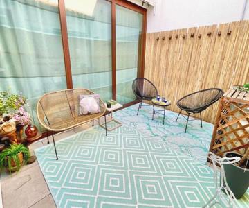 Locatelli Apartments - Patio Living cordyline