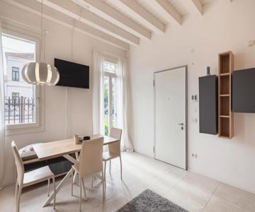 Corte Cappuccina 14 Elegant Apt Con Parcheggio!