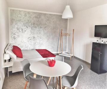 Red Tower Venice Apartment - 2 Mins From Vce Airport- Free Wifi