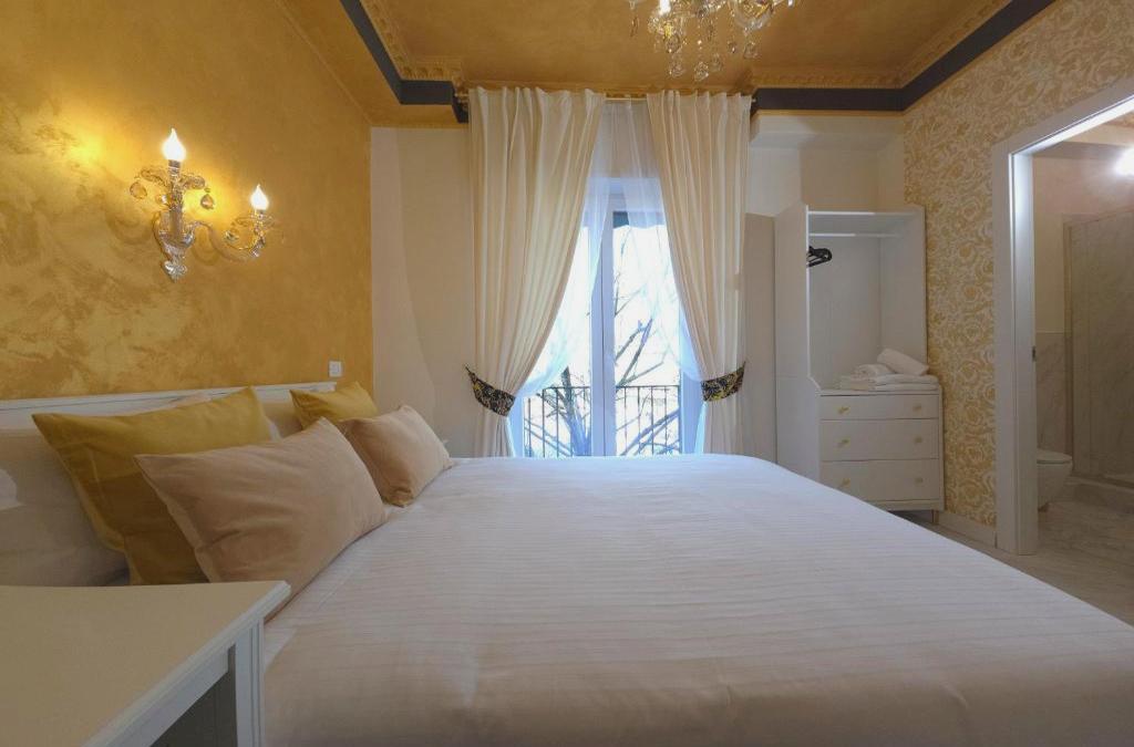 Brands 4 Rooms