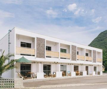 ARIAKE palm tree house