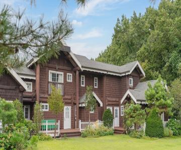 Ganghwa Izba Pension