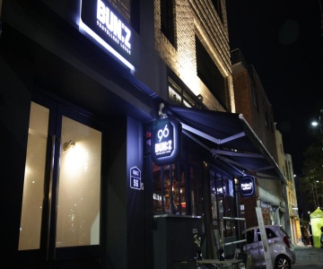 96Bun Z Travellers Lodge