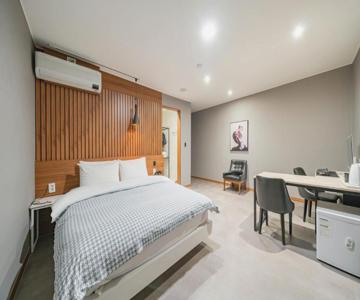 Hotel AND
