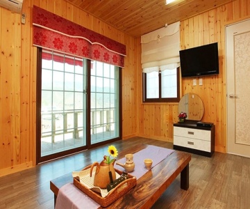 Cheongdo Mountains Bed and Breakfast