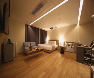 Busan Sajik Hound Minam Station