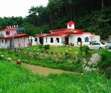 Muhari Red Roof Pension