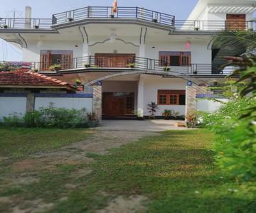 Dutch Beach Rest Inn