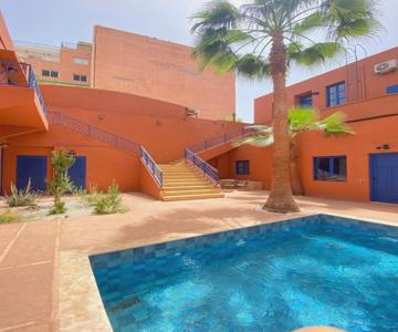 Comfy Colonial Apartments