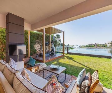 Escape To Luxury: 4 Bedroom Villa On Golf Course