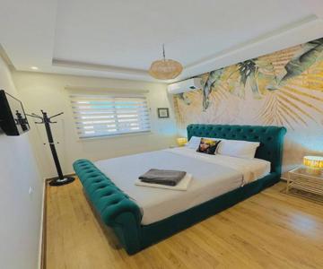 Majorelle Chic- 2BR 2BA wTerrace & Parking