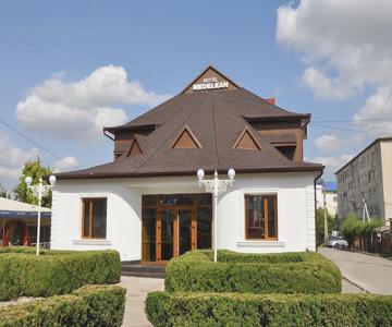 Medelean Hotel-Hostel