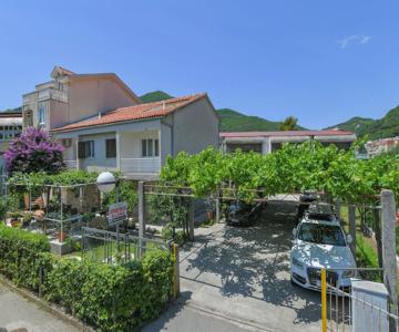 Apartments Elena