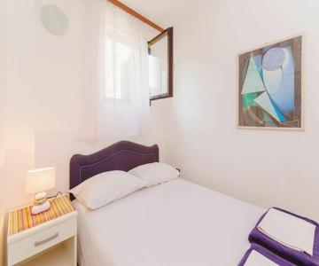 Franeta Apartments