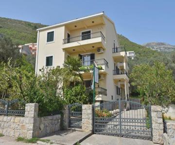 Apartments & Rooms Iva