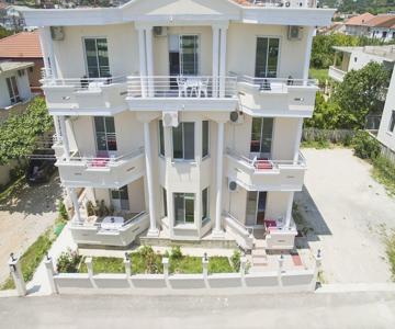 Mimi Lux Apartments