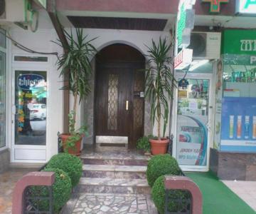 Ivanoski Studios And Guest Rooms