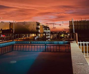 Chingon Anarchy Hotel & Roof