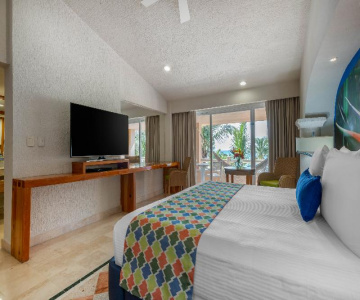 Pa Beach Club & Hotel