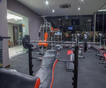 KL Plaza Suites