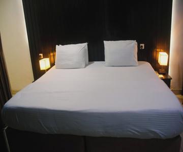 Royal Crest Hotel And Suite