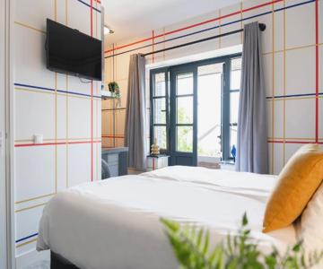 Modern Hotel Central Tilburg, Balcony & Kitchen