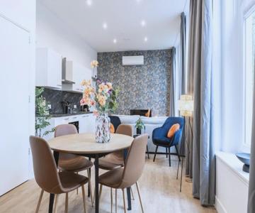 Spacious And Large, Bed And Coffee Hanno