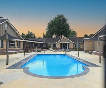 Forest Cabin With Pets