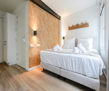 Deluxe 20m2 Canal View