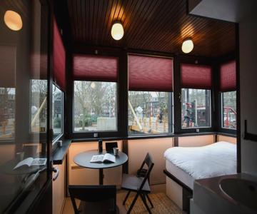 Sweets - Theophile De Bockbrug