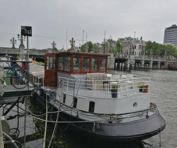 Houseboat Rose