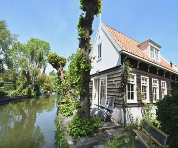 Serene Getaway In Edam
