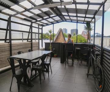 K Road City Travellers Hostel