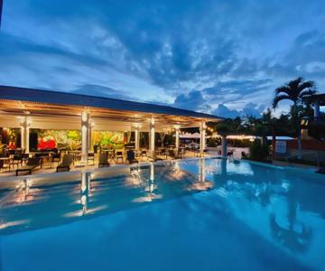 Summit Rainforest & Golf Resort